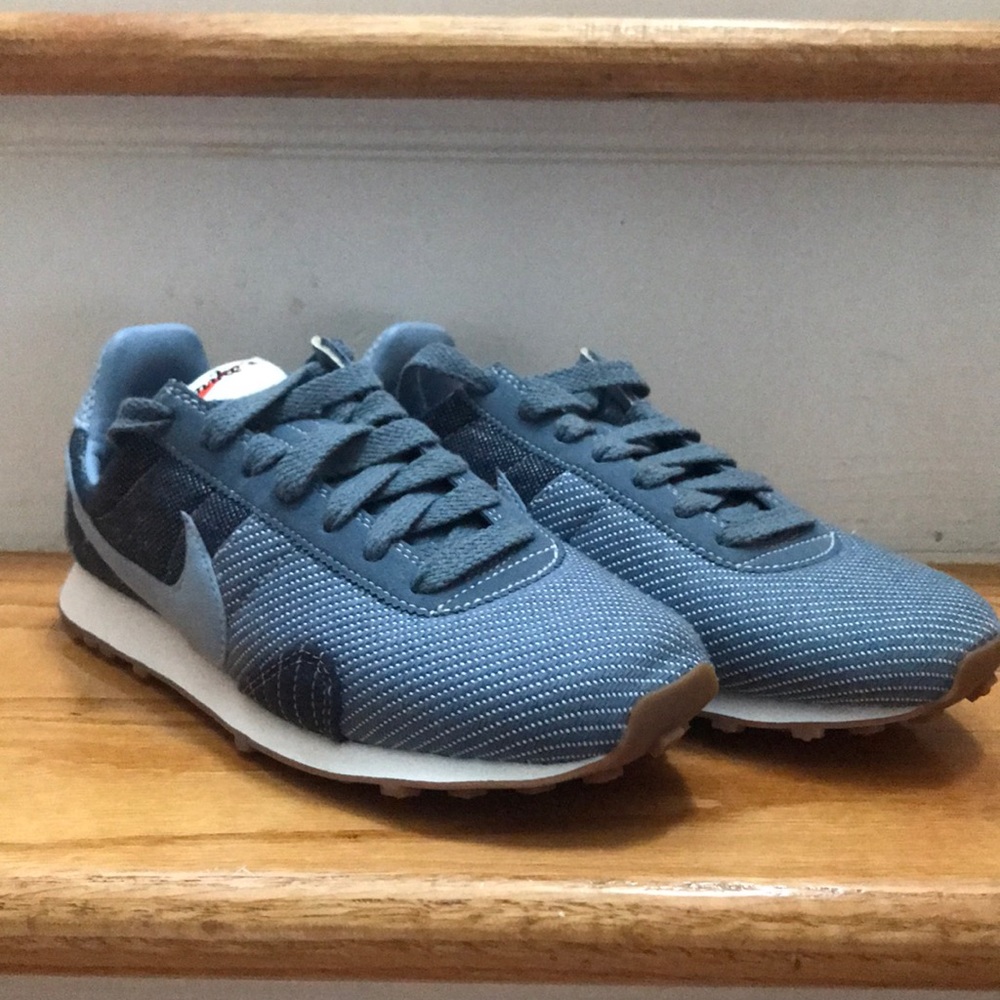 Nike Waffle Denim Sneaker women’s